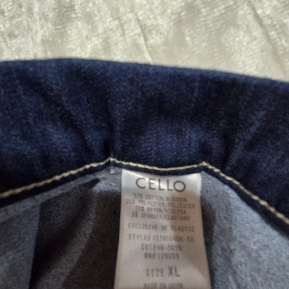Women's Flared Blue Jeans With Slits By Cello Size XL NWT - Picture 9 of 10